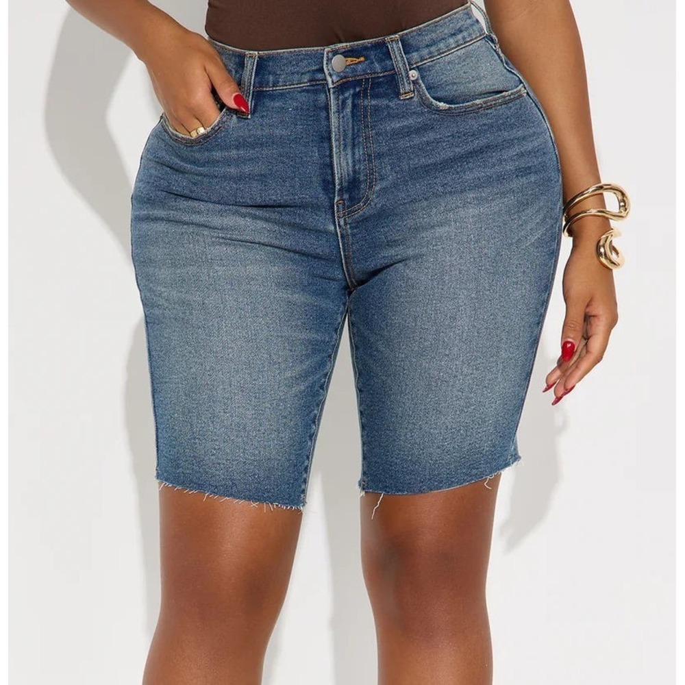 Fashion‎ Nova Women's Carlsbad Bermuda Denim Shorts Raw Hem - Blue - 7